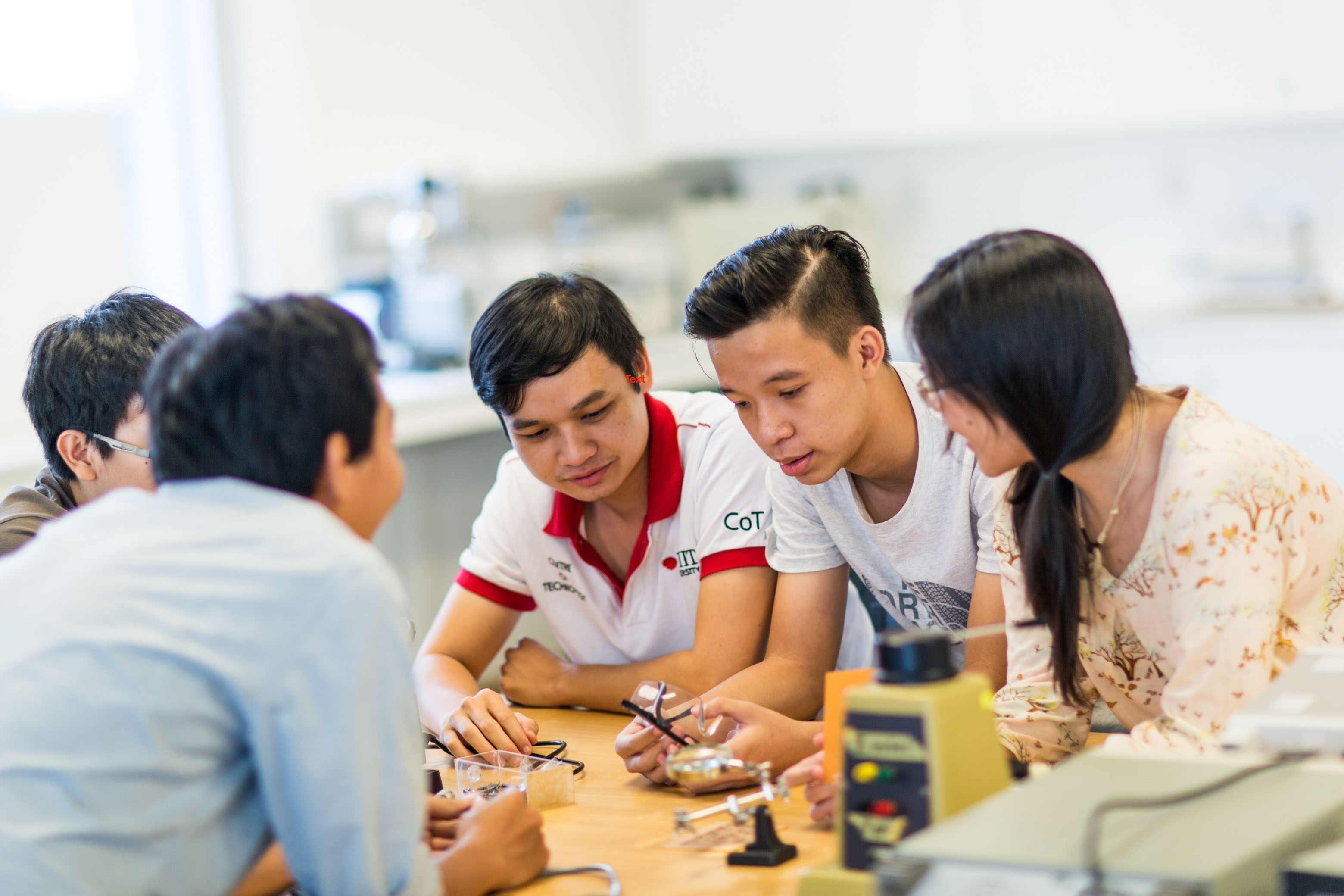 RMIT Việt Nam trang bị cho những kỹ sư tương lai kỹ năng và kiến thức theo nhu cầu của doanh nghiệp.