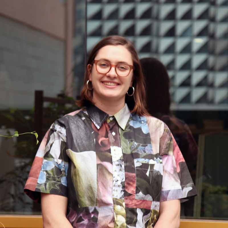 Dr.  Bess  Schnioffsky