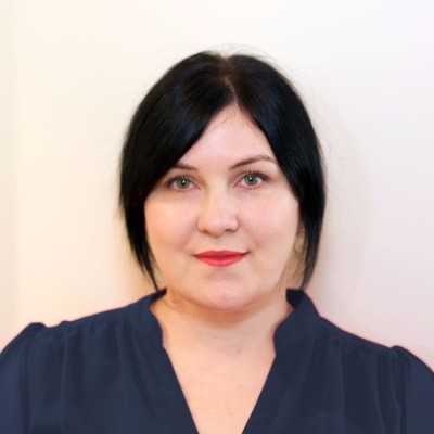  Clare Thompson