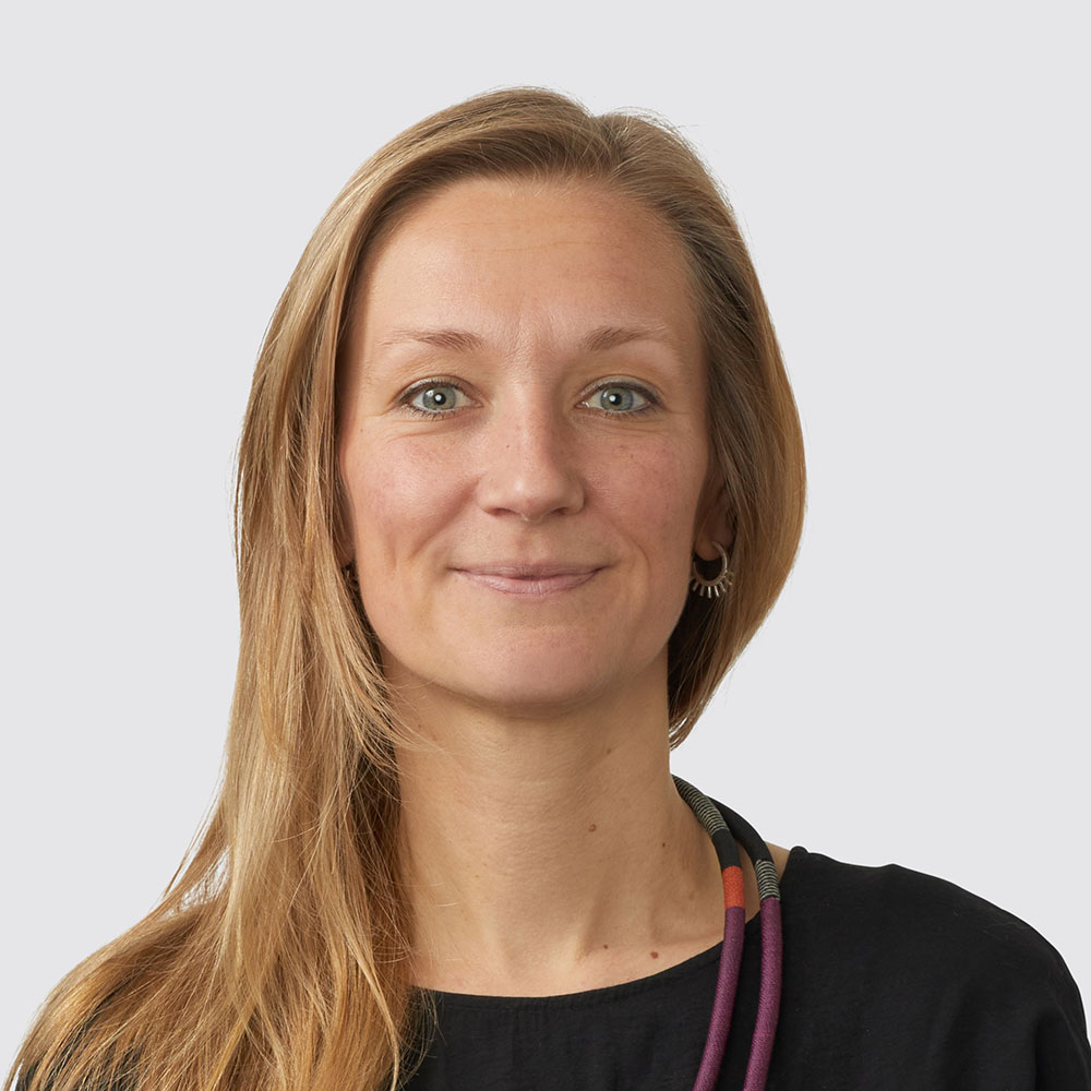 Dr.  Natalie  Radywyl