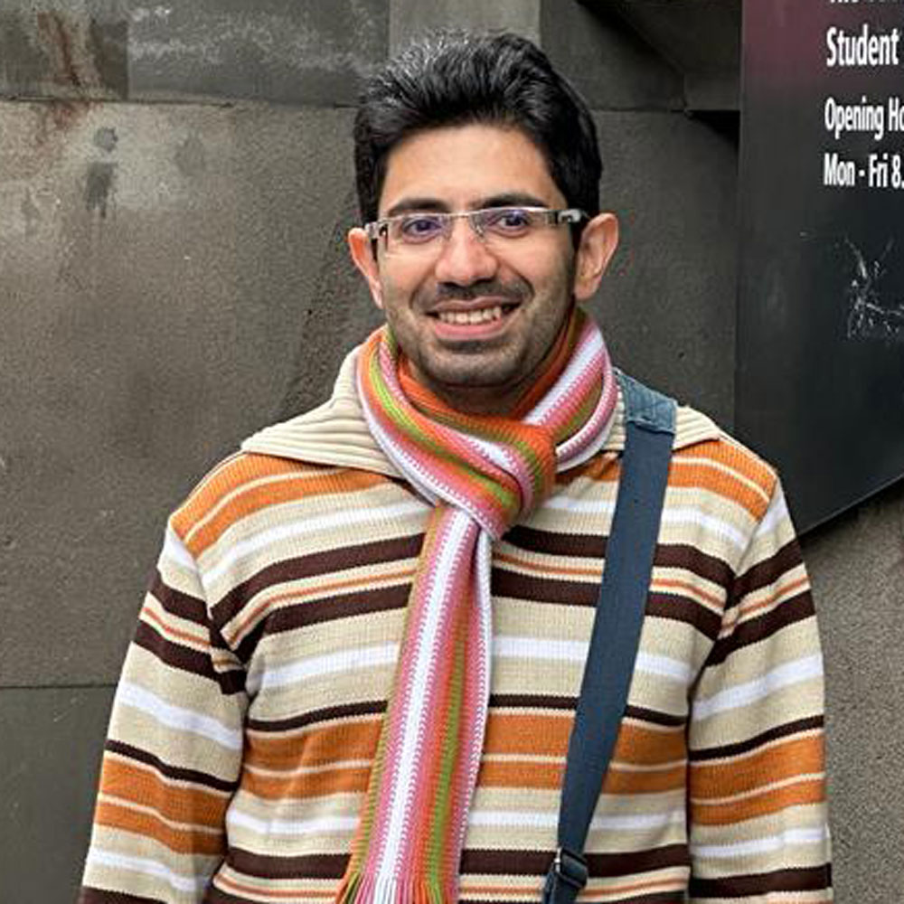  Behzad  Pournouri