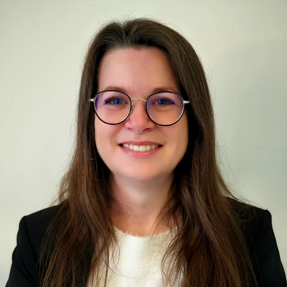 Dr   Amelie  Crespel
