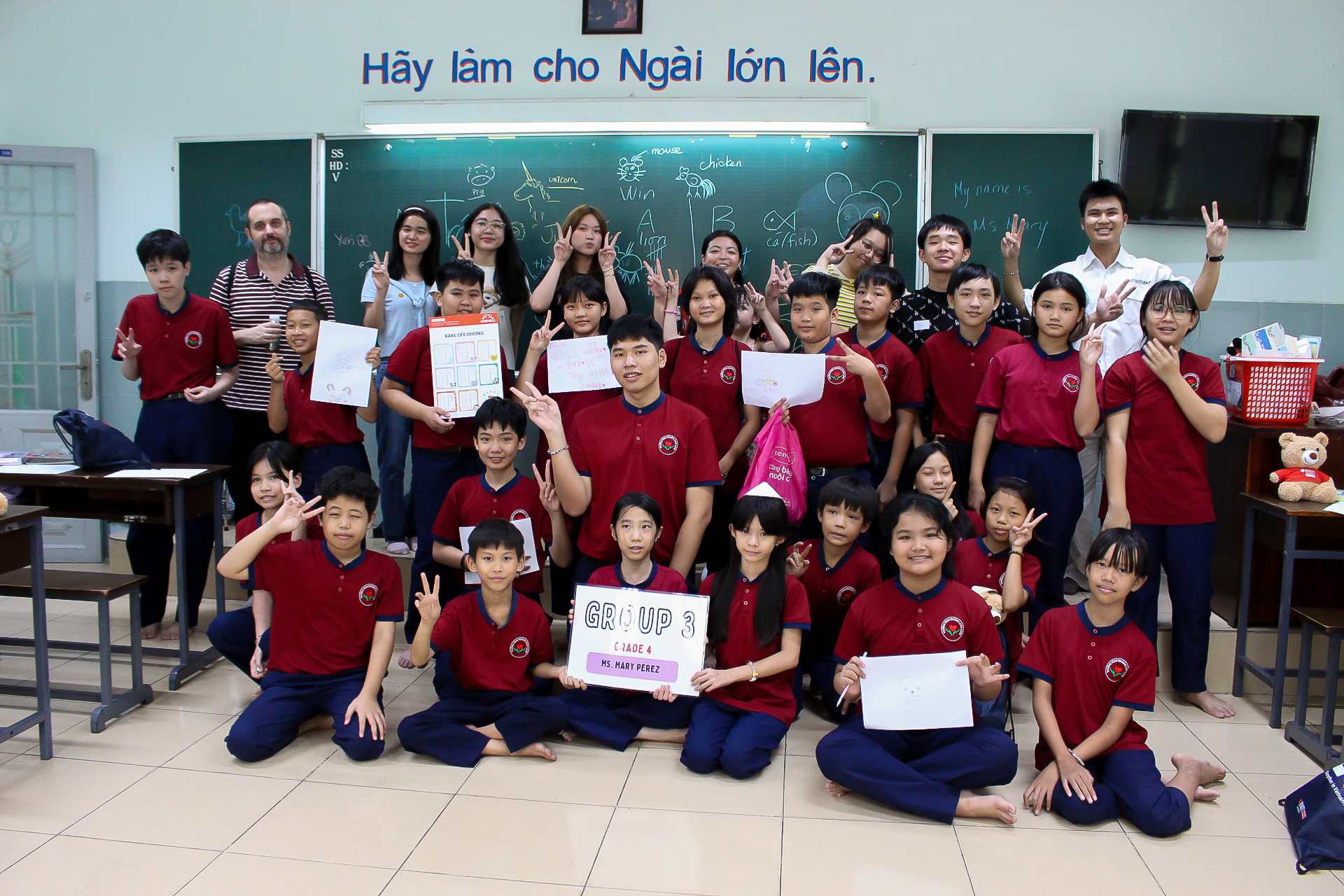 seup-students-charity-trip-with-children-3