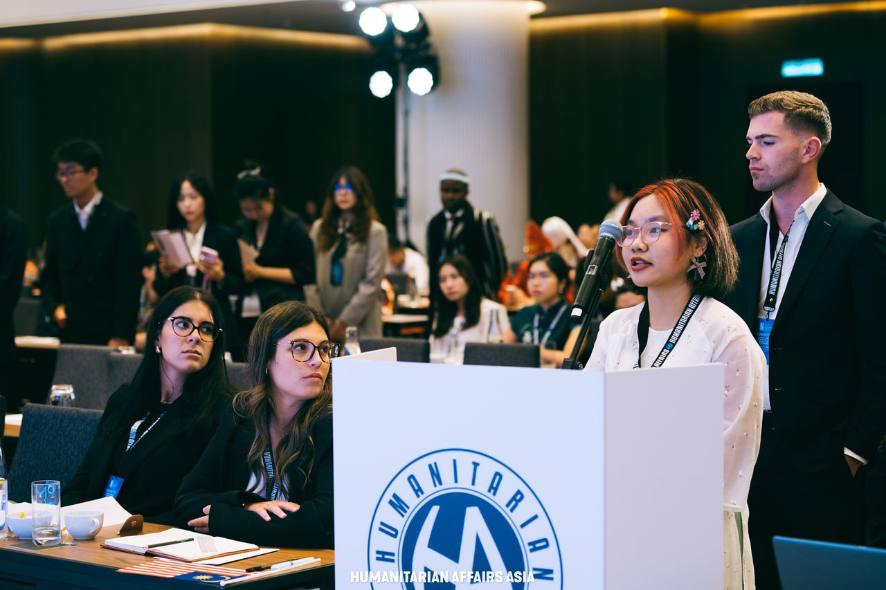 Nghi sparked a dialogue with a guest speaker on how to truly measure the impact of social initiatives. 