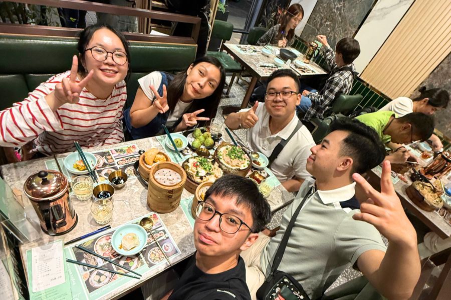 students-in-hsbc-competition-celebrating