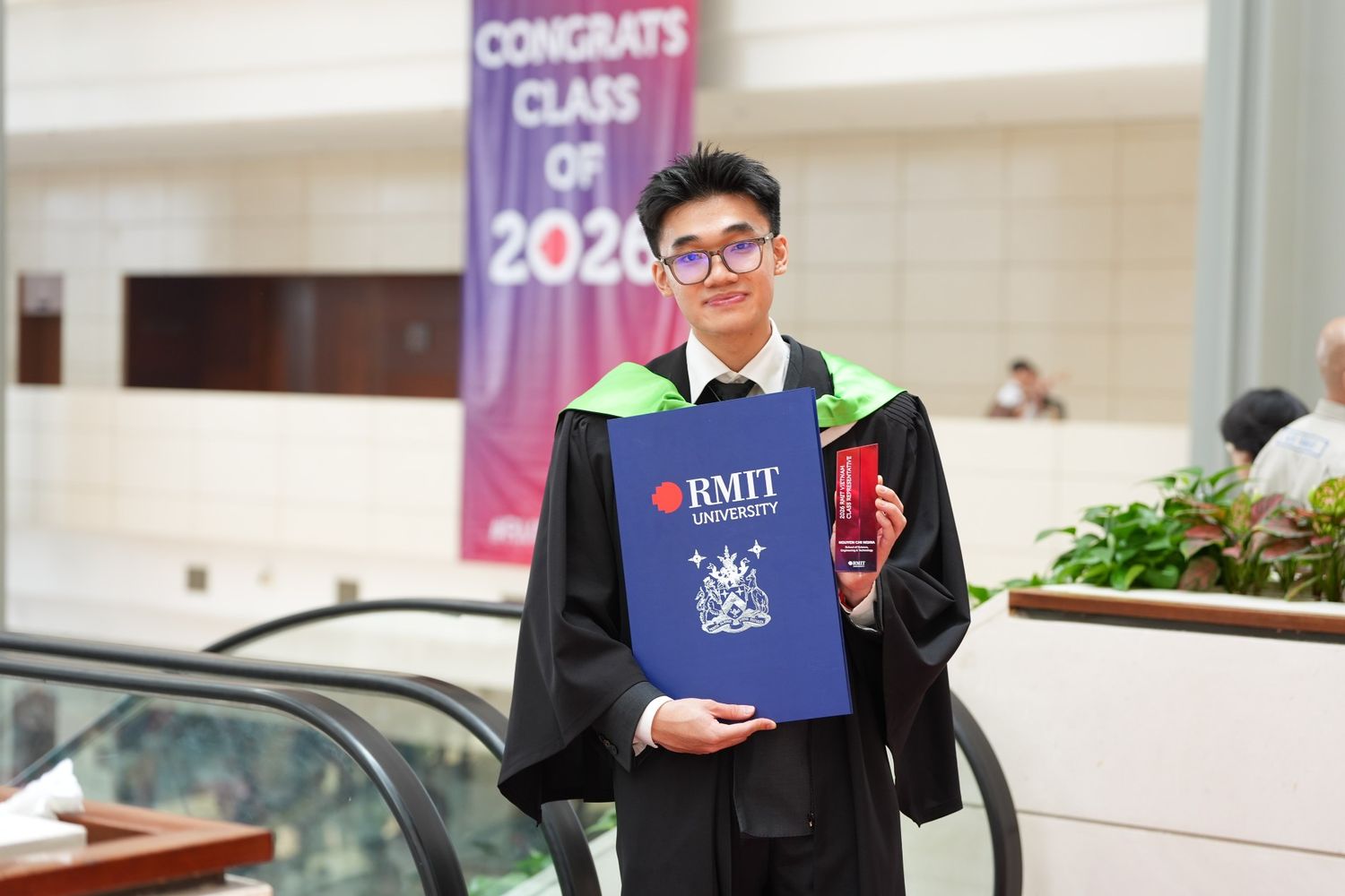 Class Representative - Nguyen Chi Nghia at the Graduation ceremony in Hanoi  