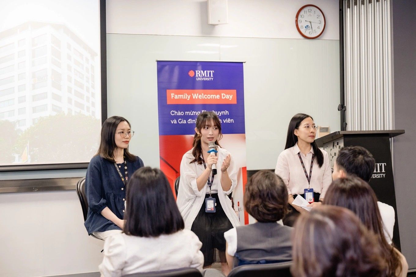 Tran Le Thu Giang sharing at a RMIT’s Welcome Day session