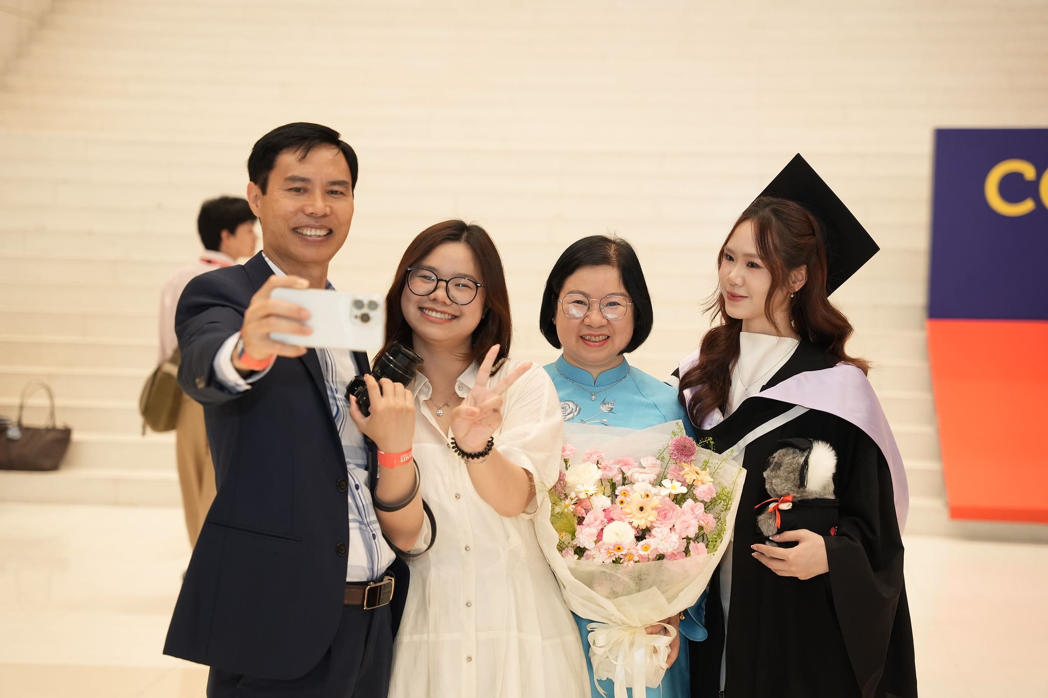family-on-graduation-2