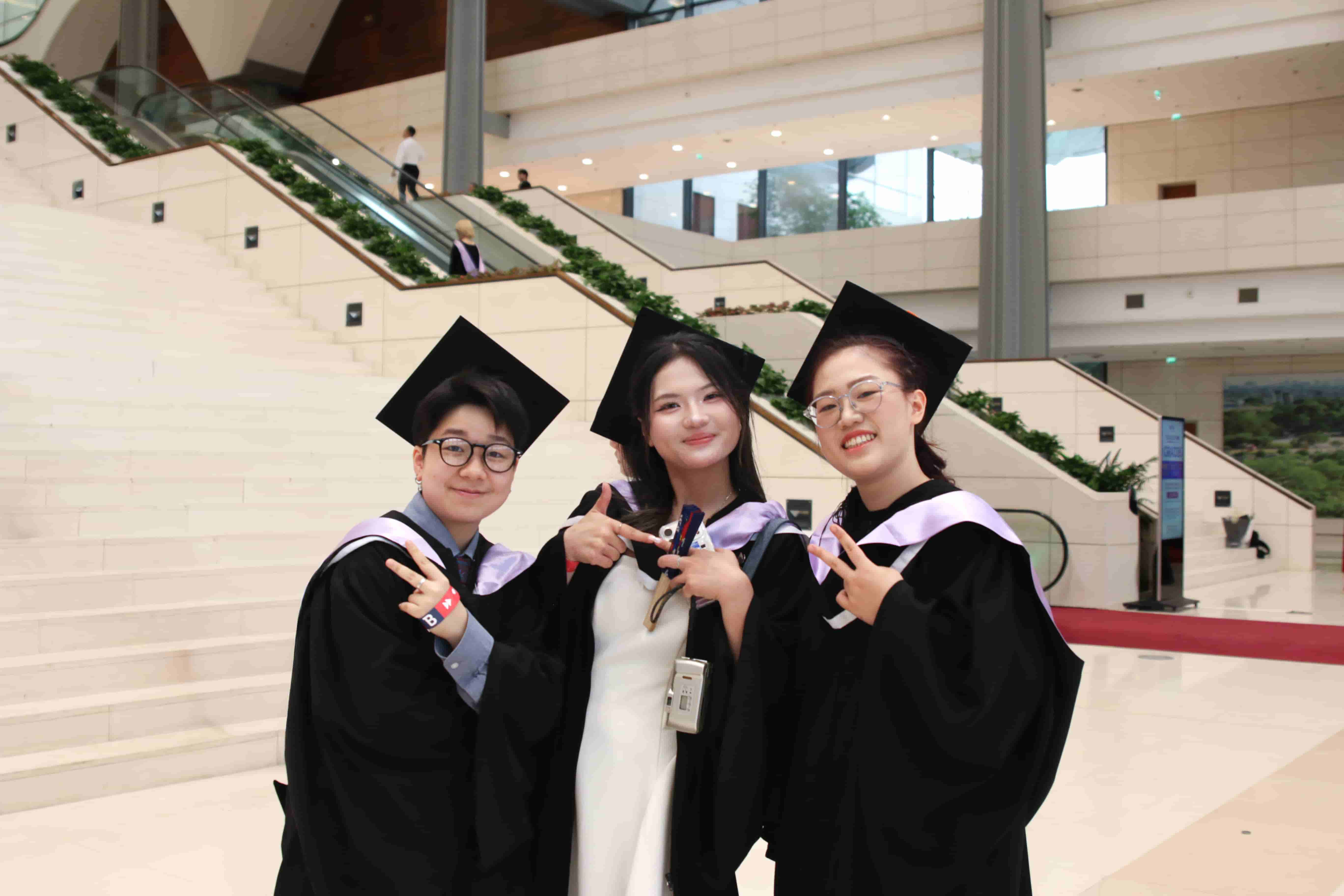 friends-and-lecturers-on-graduation-3