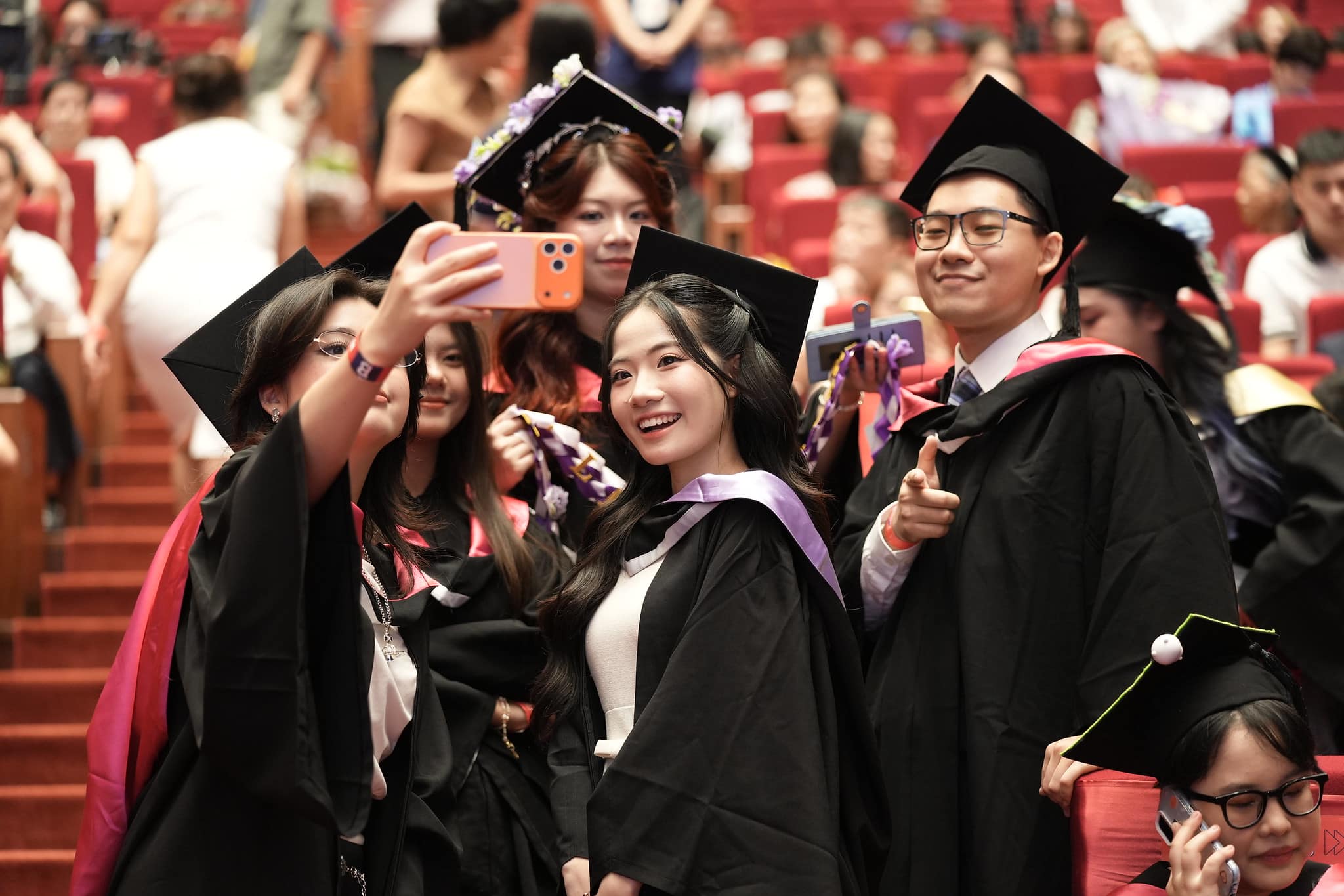 friends-and-lecturers-on-graduation-5