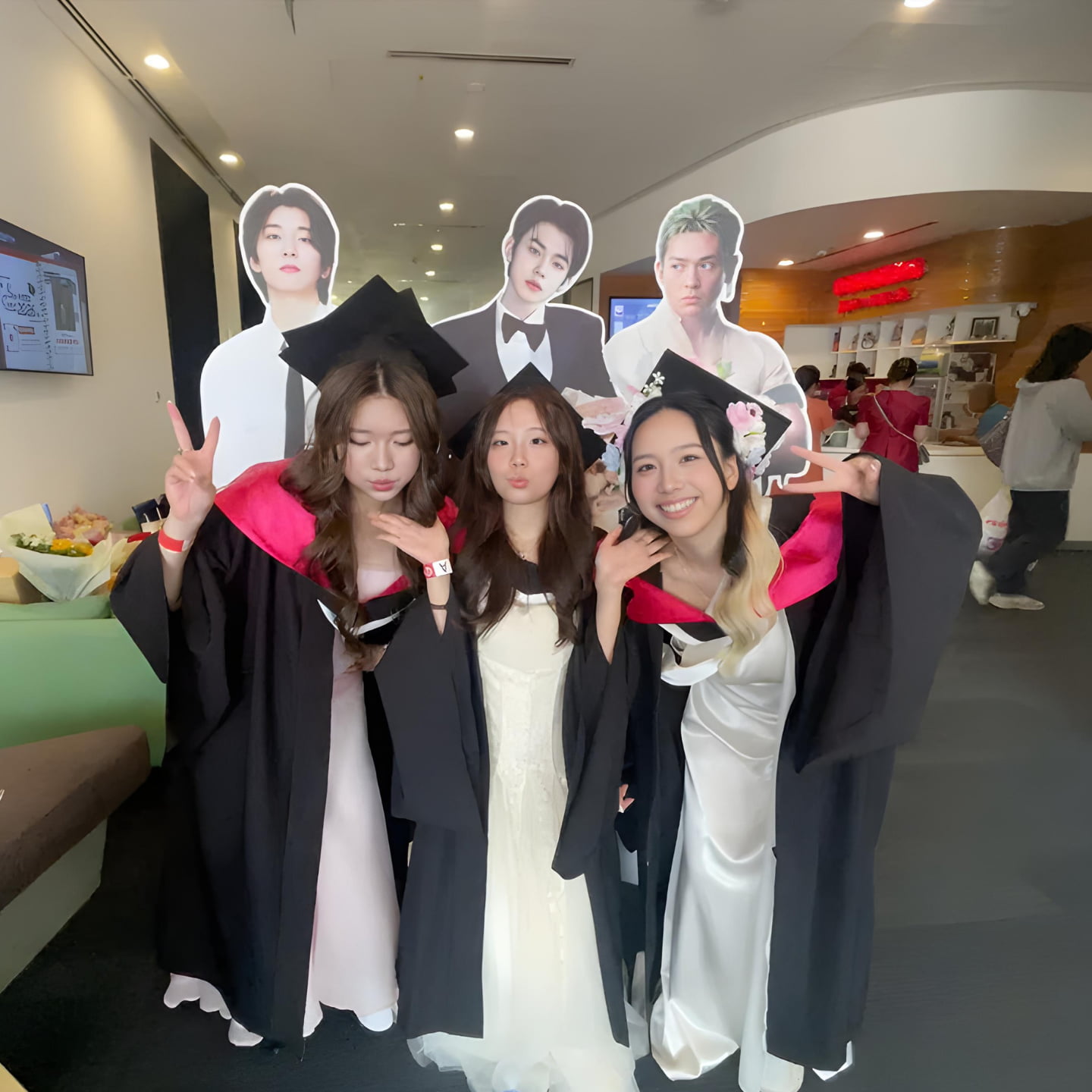 friends-graduation-celebrationfriend-5