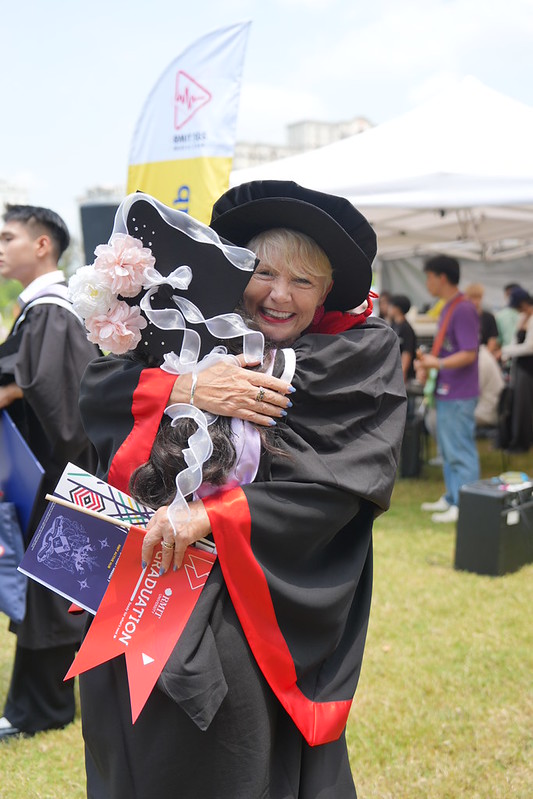lecturer-graduation-celebration-1