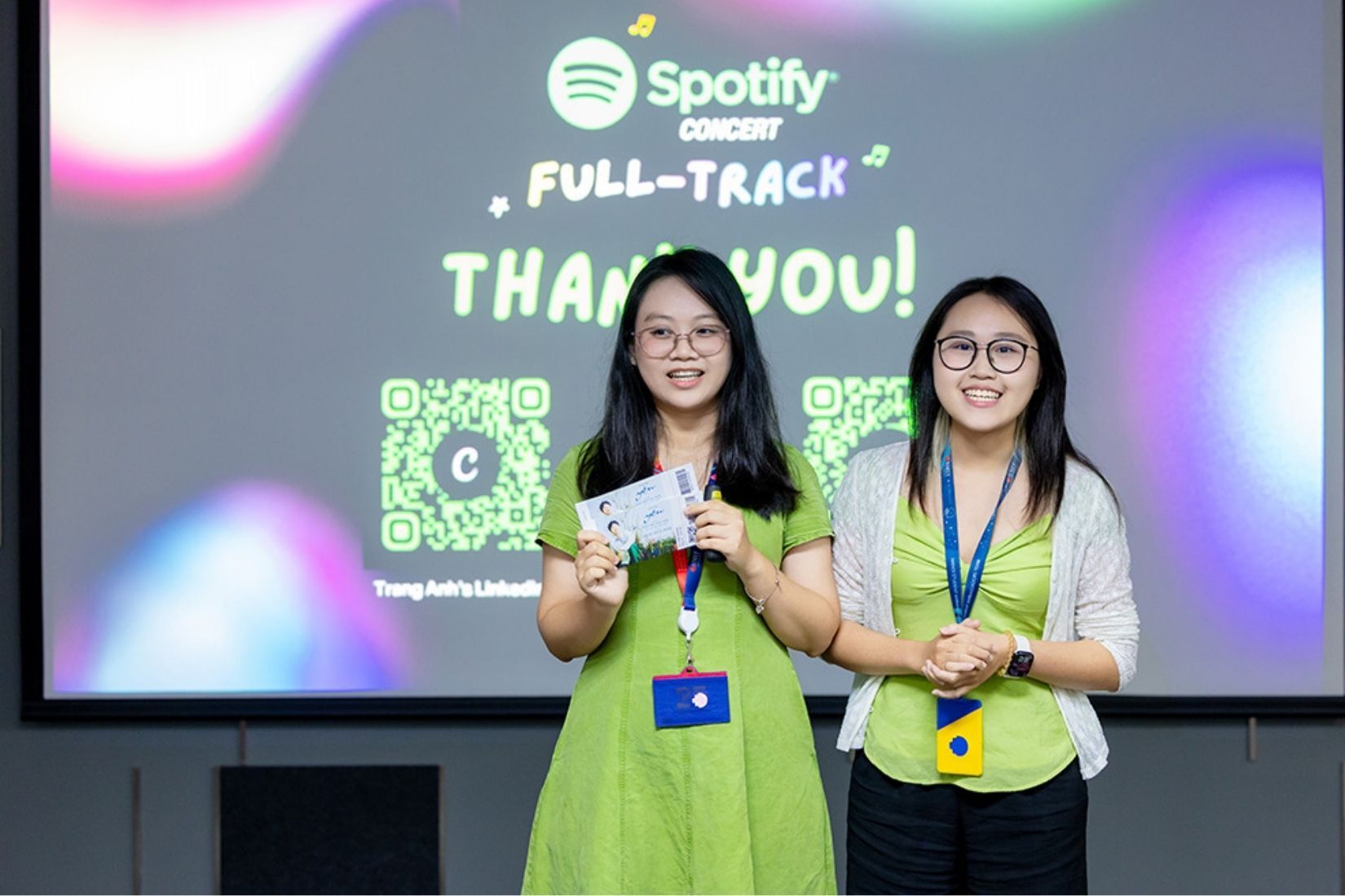 trang-anh-and-minh-chau-presented-at-final-night