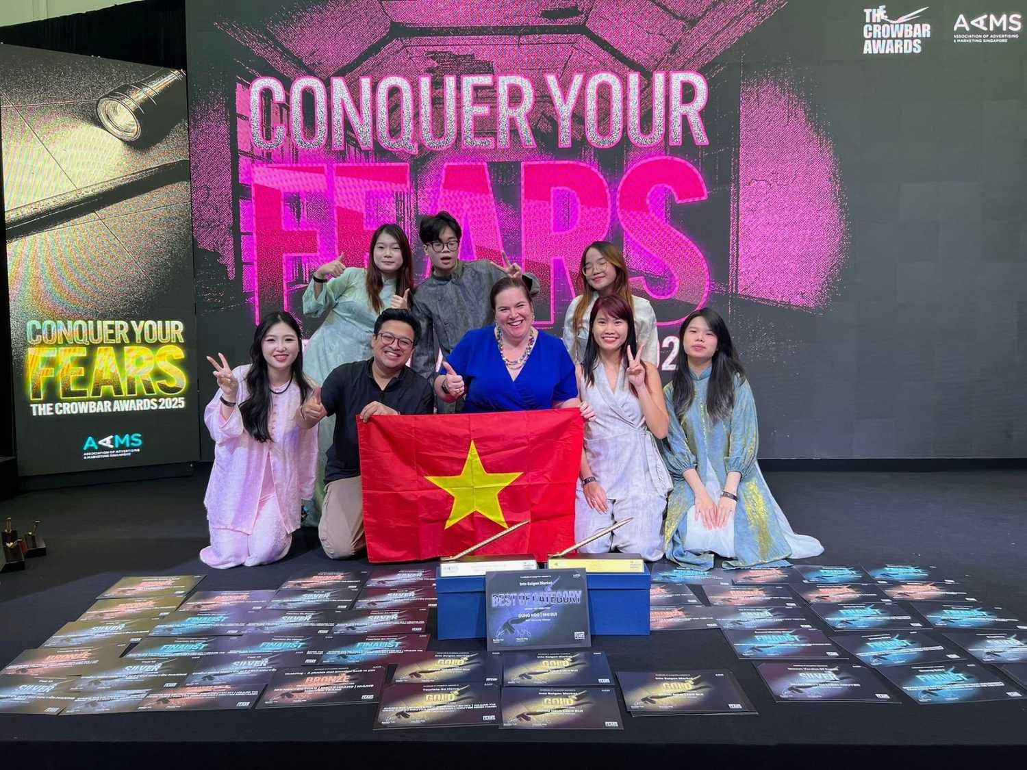 tourists-go-home-5-rmit-vn-at-crowbar-award-2025
