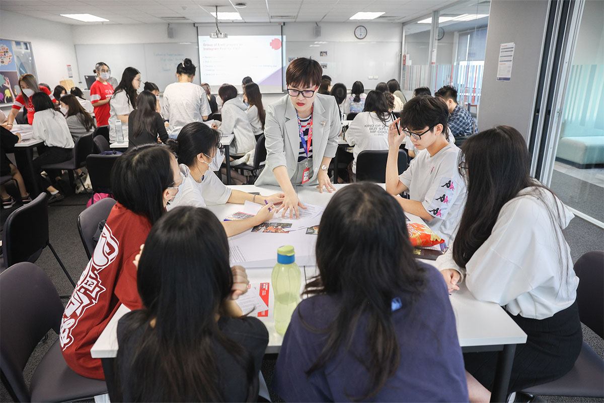 Linda Nguyen in her class