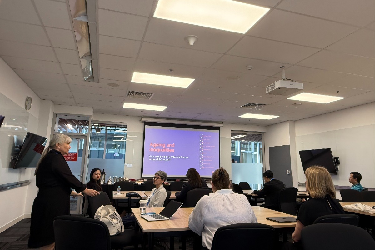 Associate Professor Catherine Earl introduced the overview of project 