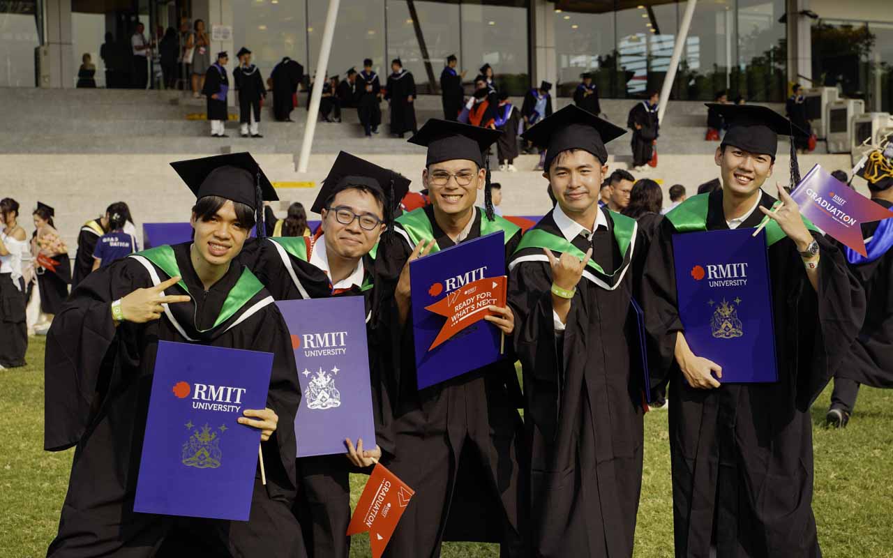 Alt Text is not present for this image, Taking dc:title '2026-rmit-vietnam-graduation-4'