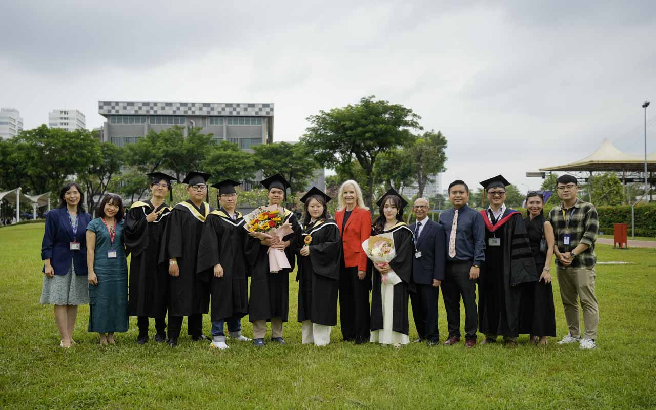 Alt Text is not present for this image, Taking dc:title '2026-rmit-vietnam-graduation-6'