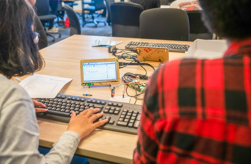 news-1-new-industrial-digital-innovation-hub-to-connect-rmit-with-industry-globally