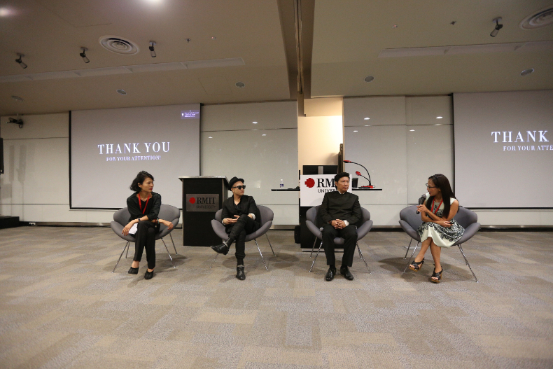 The panelists share experiences and visions of the Vietnamese fashion industry.