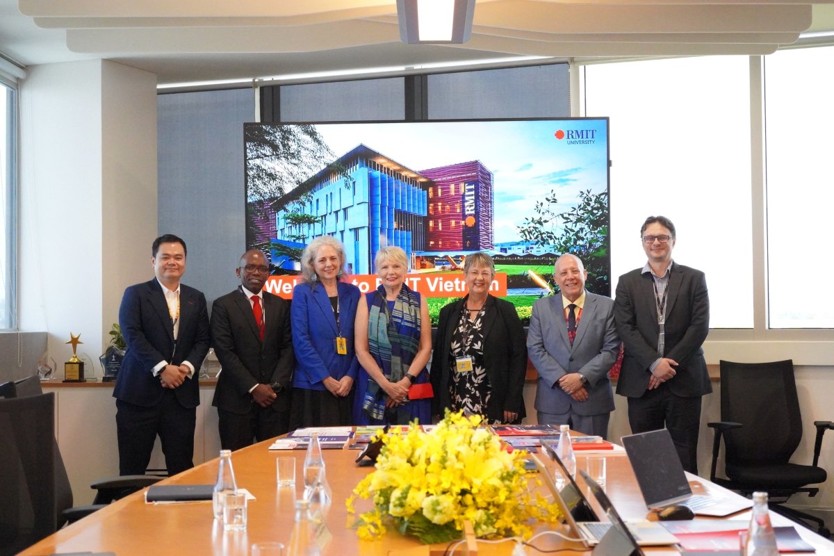 Professor Amanda Gudmundsson (third from right), Chair of the Peer Review Team appointed by AACSB, met with RMIT leaders at RMIT’s Saigon South campus in March 2025