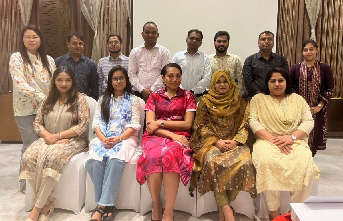 Akosita Valamalua (front/centre) delivering advanced risk management training in Dhaka.