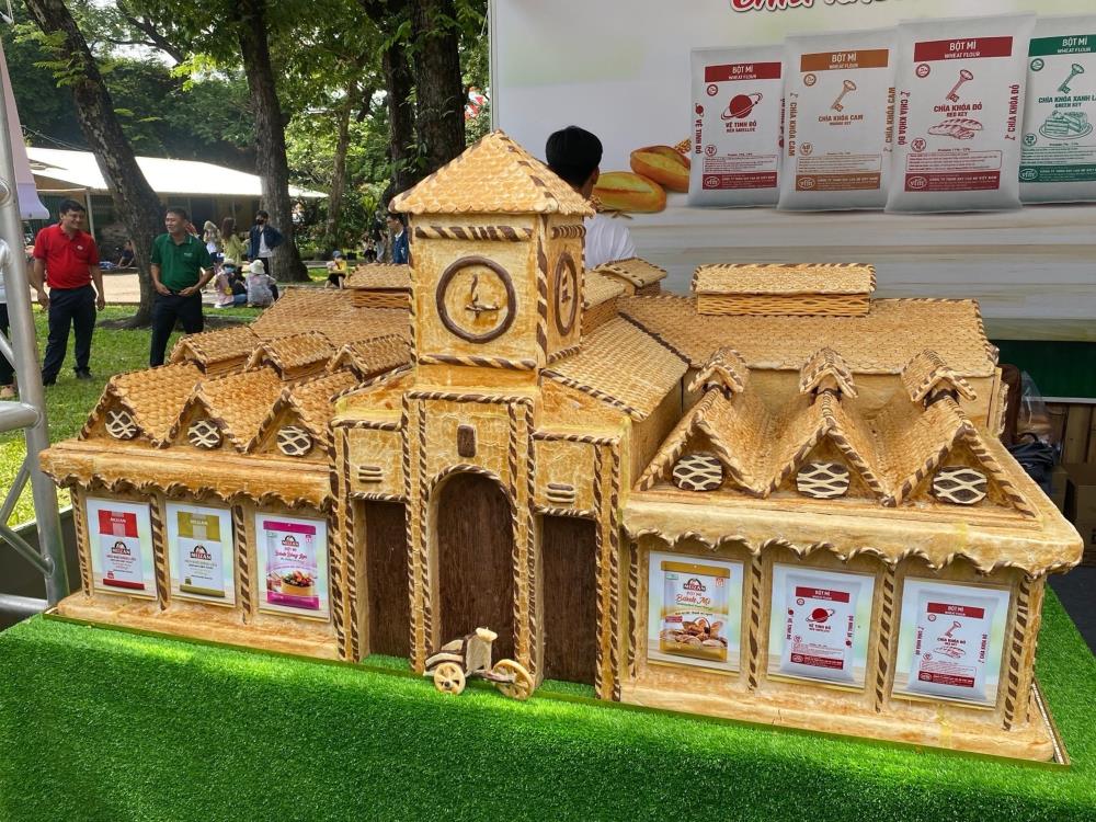 Mô hình bánh mì tại lễ hội