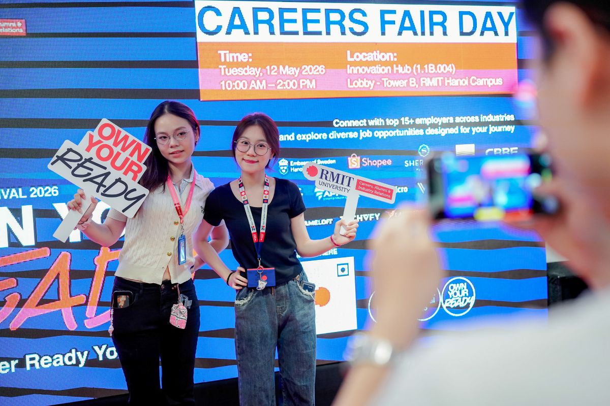 two female students pose for a photo