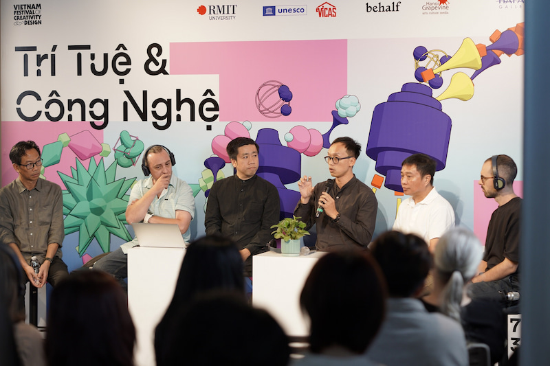 Một phiên tọa đàm trong khuôn khổ hội thảo Di sản tương lai tại TP.HCM (Hình: VFCD)