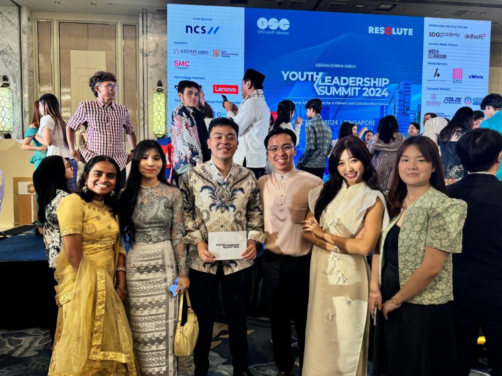 My và đồng đội