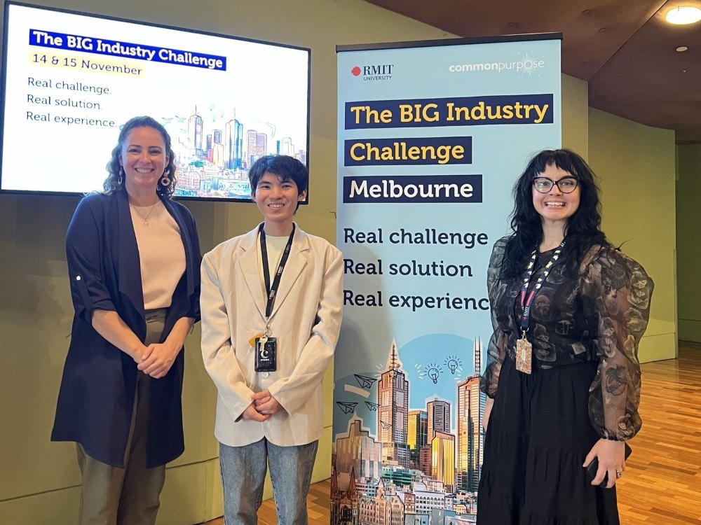 Tỉnh với hai nhân viên RMIT