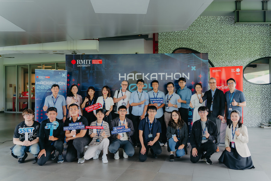 Top teams from the hackathon in Ho Chi Minh City with organisers
