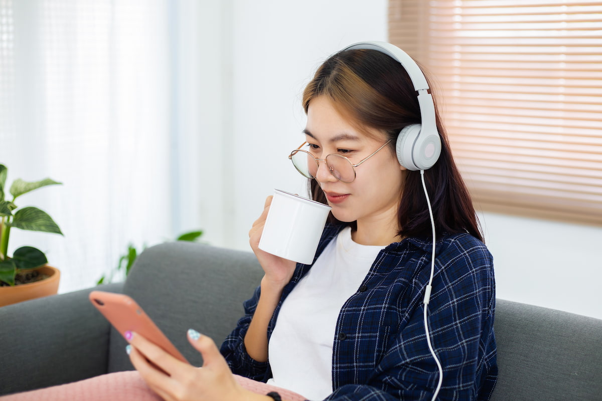 Các MCN nắm trong tay công cụ quản lý nội dung quy mô lớn, còn nghệ sĩ và nhà sáng tạo lại thiếu hiểu biết và nguồn lực để tự bảo vệ mình. (Hình: Magnific) 