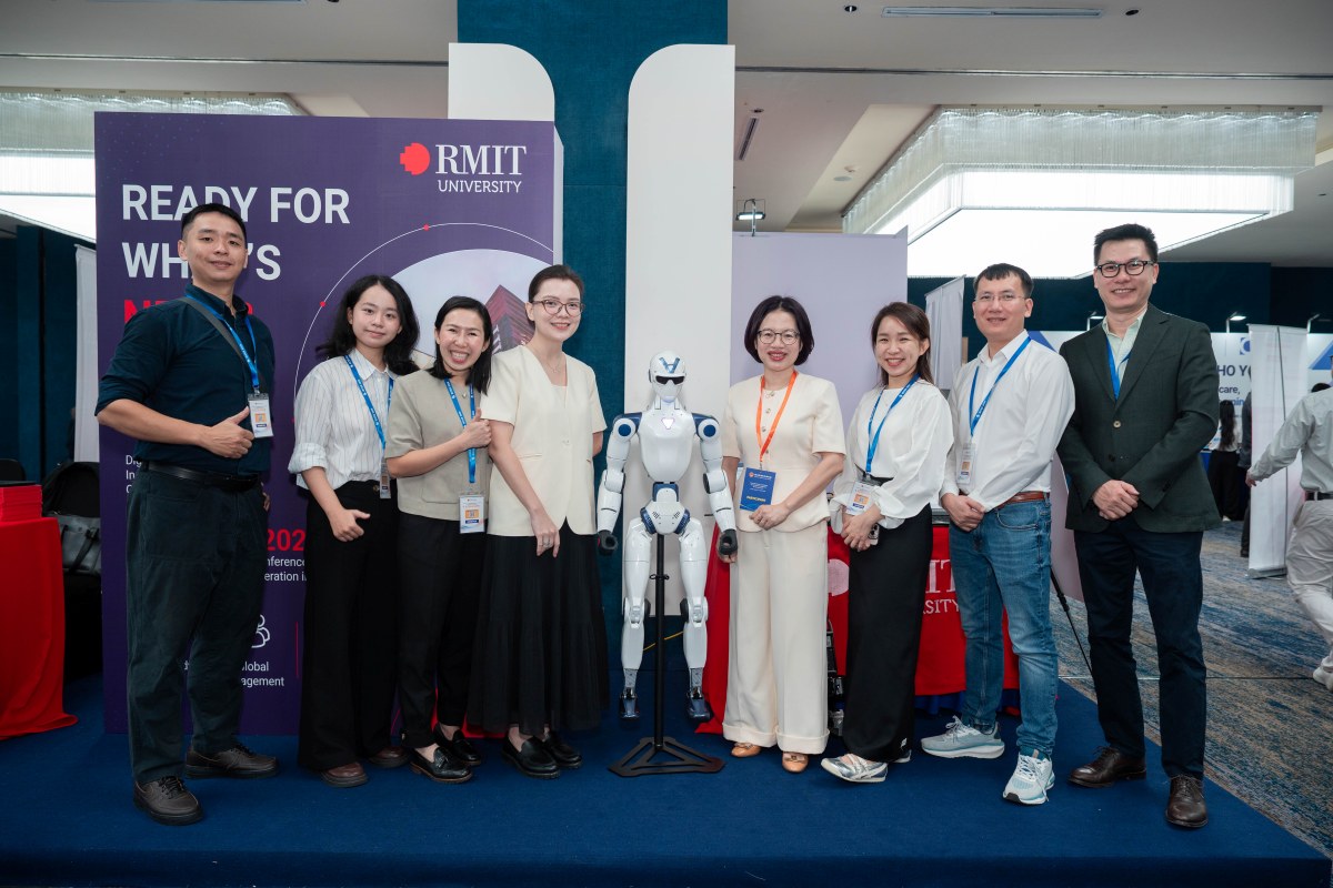 Gian hàng RMIT