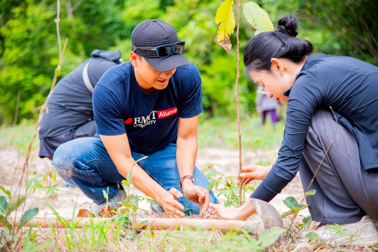 Hơn 1.000 cây được trồng mới trong sự kiện “Đi bộ trồng cây”.