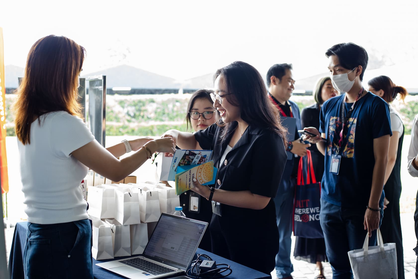 A total of 88 million VND in funds was raised, including books and essential supplies, along with over 230 kilograms of in-kind clothing donations.