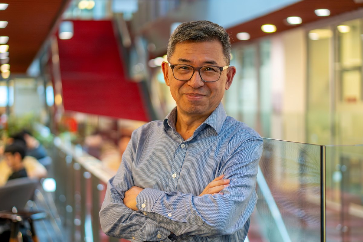 Dr James Kang portrait photo