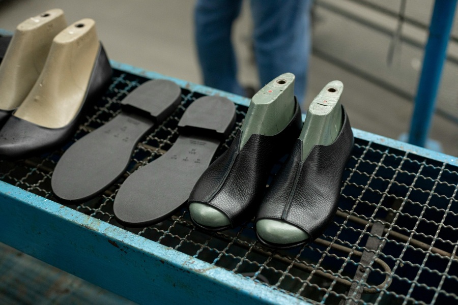 Leather shoe production