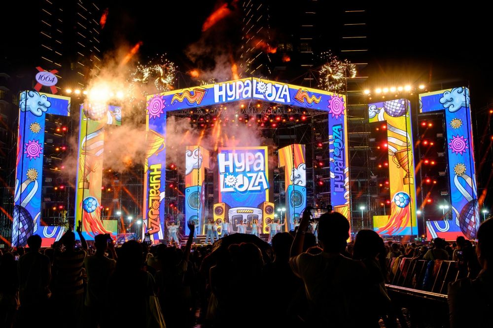 Hypalooza concert at night