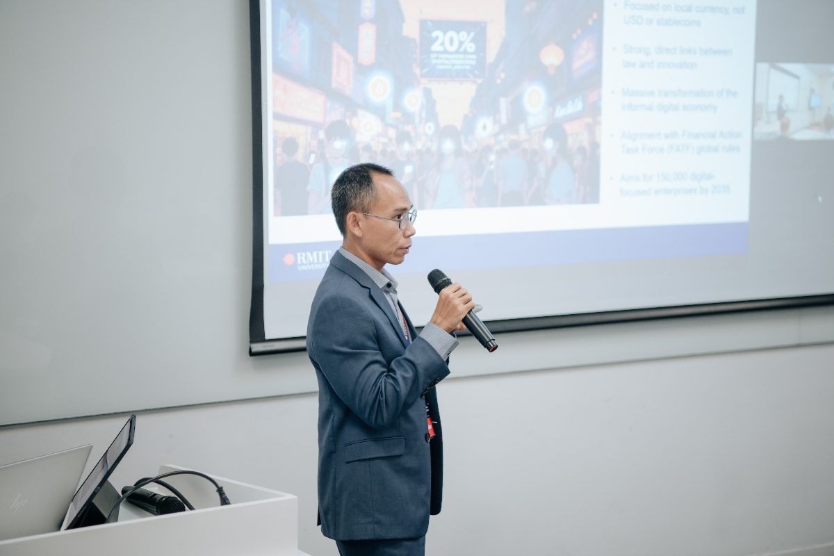 Dr Huy Doan, Senior Lecturer in Finance at RMIT Vietnam, shared insights on Vietnam’s pioneering legislation on digital assets. (Photo: RMIT)