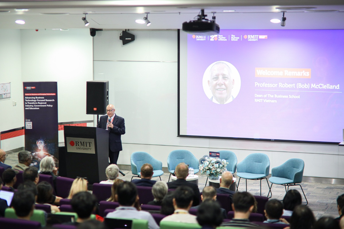 Professor Robert McClelland, Dean of The Business School, RMIT Vietnam, delivers the opening remarks at the launch of the CBET Centre. (Photo: RMIT) 
