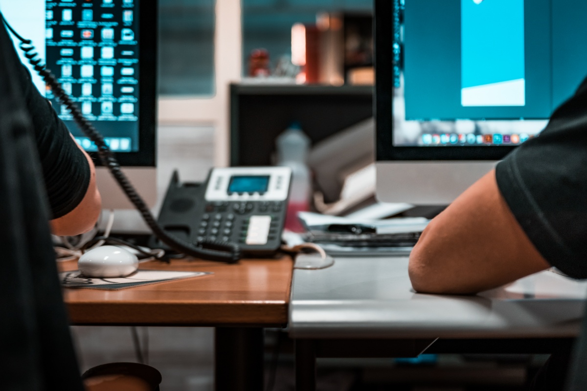 Nhân sự trẻ có sự nhạy bén về công nghệ và am hiểu người tiêu dùng -- những tài sản quý giá trong môi trường kinh doanh liên tục chuyển mình. (Ảnh: Edward R - stock.adobe.com)