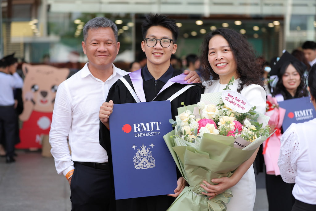 news-2-rmit-vietnam-graduation-2025.jpg
