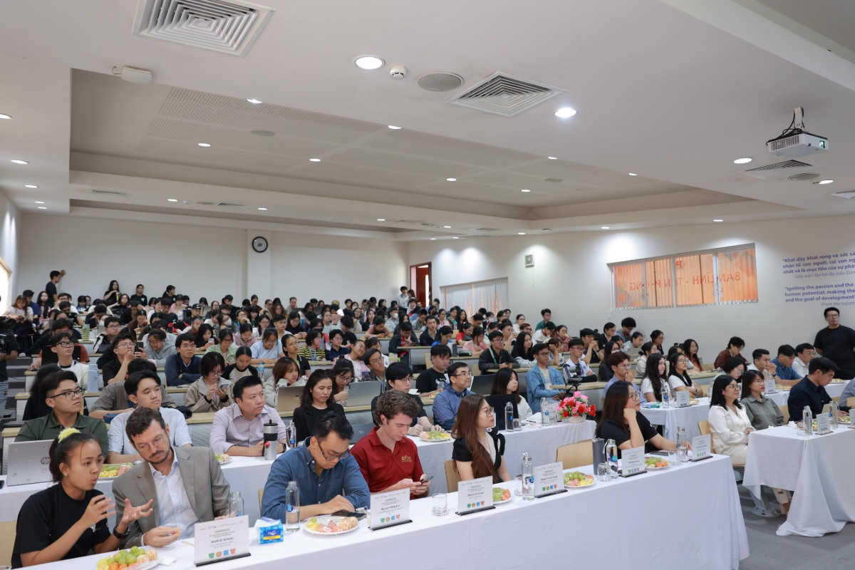 Sự kiện thu hút đông đảo sinh viên quan tâm đến phát triển bền vững và nghề nghiệp xanh