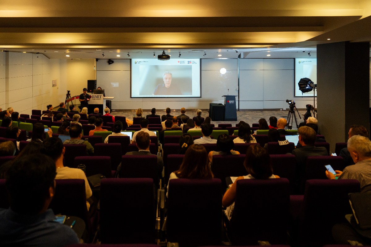 Participants attending the keynote lectures of the Nobel Prize Dialogue 2025 at RMIT Vietnam. (Photo: RMIT)