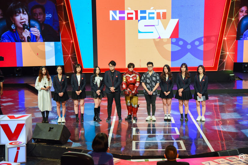 Award-winning film director Nguyen Hoang Diep (pictured in the top left corner) shared her review of the RMIT musical performance.
