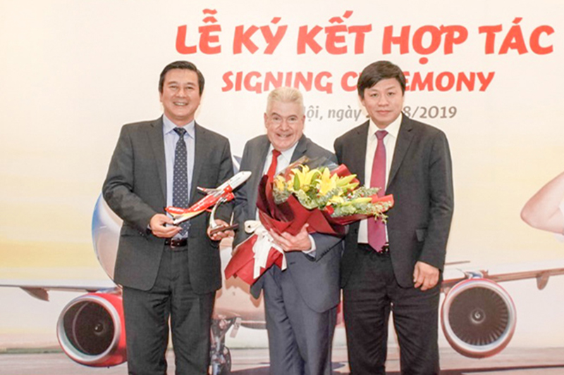 news-thumbnail-rmit-partners-with-sovico-and-vietjet-to-lift-aviation-training.jpg