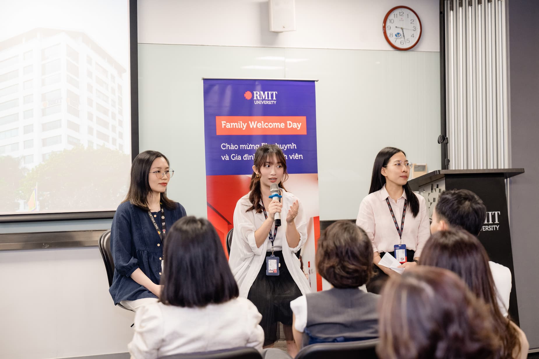 Panel discussion on Transition to University: How parents maintain communication and support to students - featuring student representatives and Wellbeing.