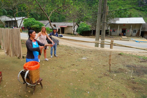 At a weaving village in Quan Ba, Ms Eskdale examined how ethnic artisans make flax fabric, from growing and splitting to dying, weaving and sewing.