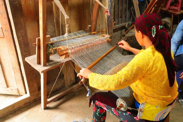 At a weaving village in Quan Ba, Ms Eskdale examined how ethnic artisans make flax fabric, from growing and splitting to dying, weaving and sewing.